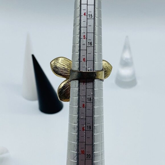 Black Enamel Flower Statement Ring Size 6.5 Gold Tone Petal Adjustable Costume - Picture 5 of 5